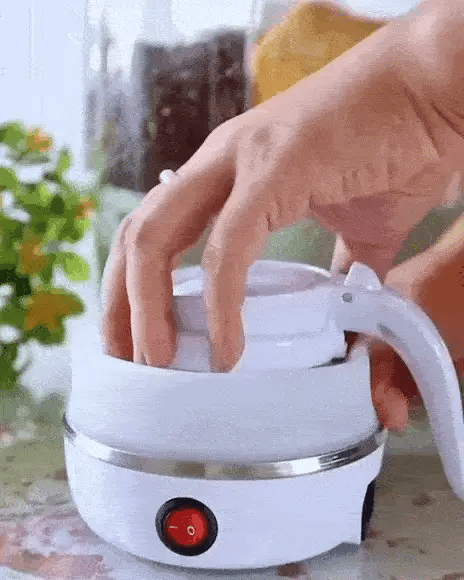 🌟 Hervidor Eléctrico Plegable Mini 600cc – Portátil, Compacto y Súper Práctico ✅